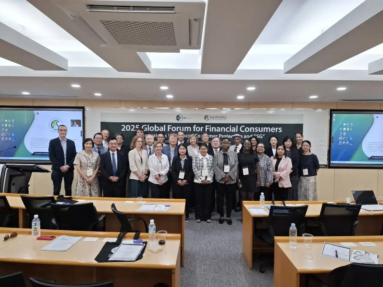 25 Global Forum for Financial Consumers